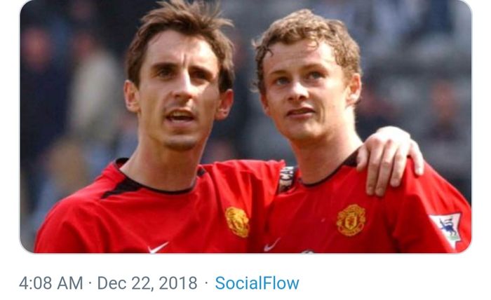 Dua legenda Manchester United, Gary Neville dan Ole Gunnar Solskjaer. 