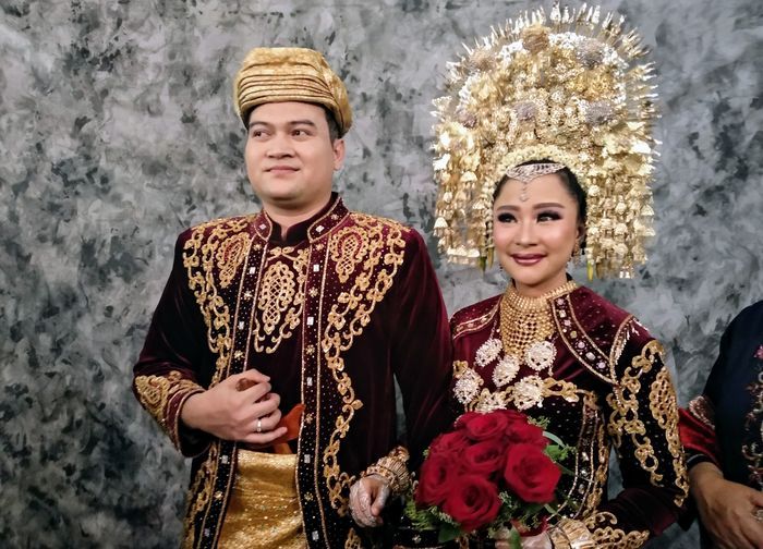 Cikita Meidy bersama suami saat melangsungkan akad nikah