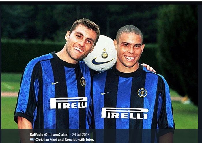 Christian Vieri (kiri) dan Ronaldo saat memperkuat Inter Milan.