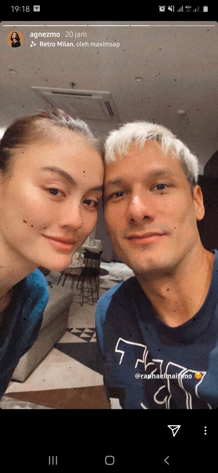 Melalui fitur&nbsp;Story&nbsp;Instagram @agnezmo, Jumat (10/4/2020), penyanyi 33 tahun itu membagikan potretnya bersama dengan Raphael.