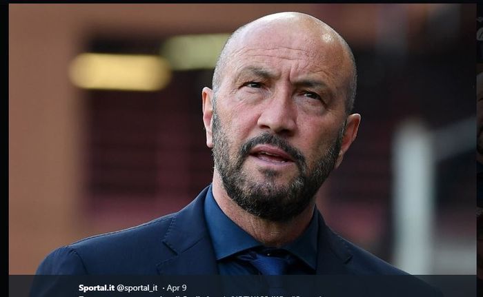 Walter Zenga, pelatih Cagliari saat ini.