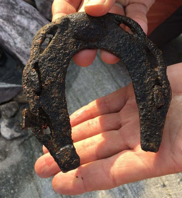 Sepatu kuda yang ditemukan di Lendbreen yang diperkirakan dari abad ke-11 hingga ke-13 Masehi.