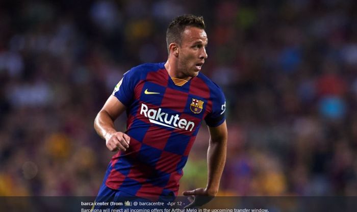 Arthur Melo saat membela Barcelona dalam sebuah pertandingan.