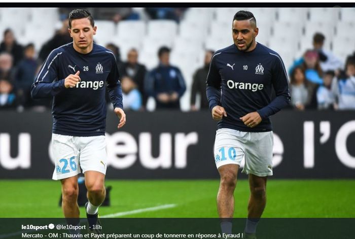 Pemain bintang Olympique Marseille, Dimitri Payet (kanan) dan Florian Thauvin.