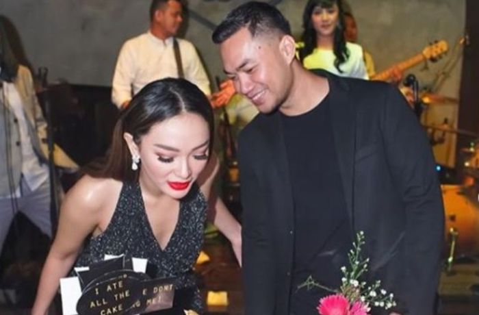 Zaskia Gotik Labuhkan Hatinya Kepada Duda Tajir Anak 1 Asal Balikpapan, Sosok Suami Sang Pedangdut Ternyata Bukan Orang Sembarangan, Pengusaha Batu Bara Terkenal Hingga Ketua KONI