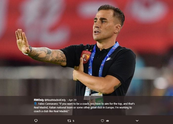 Legenda tim nasional Italia yang kini melatih klub Liga Super China, Guangzhou Evergrande, Fabio Cannavaro.