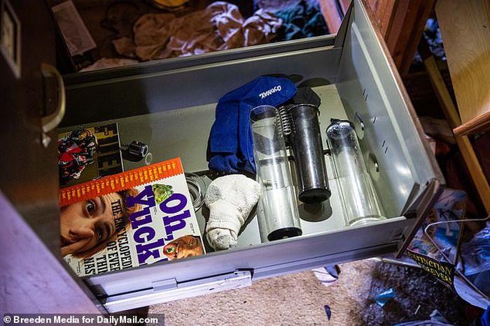 Isi rumah Joe Exotic