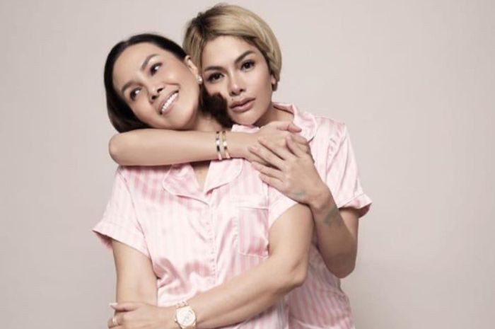 Fitri Salhuteru dan Nikita Mirzani