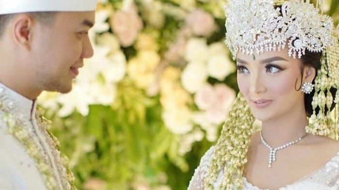 Foto pernikahan Zaskia Gotik dan Sirajuddin Mahmud. 