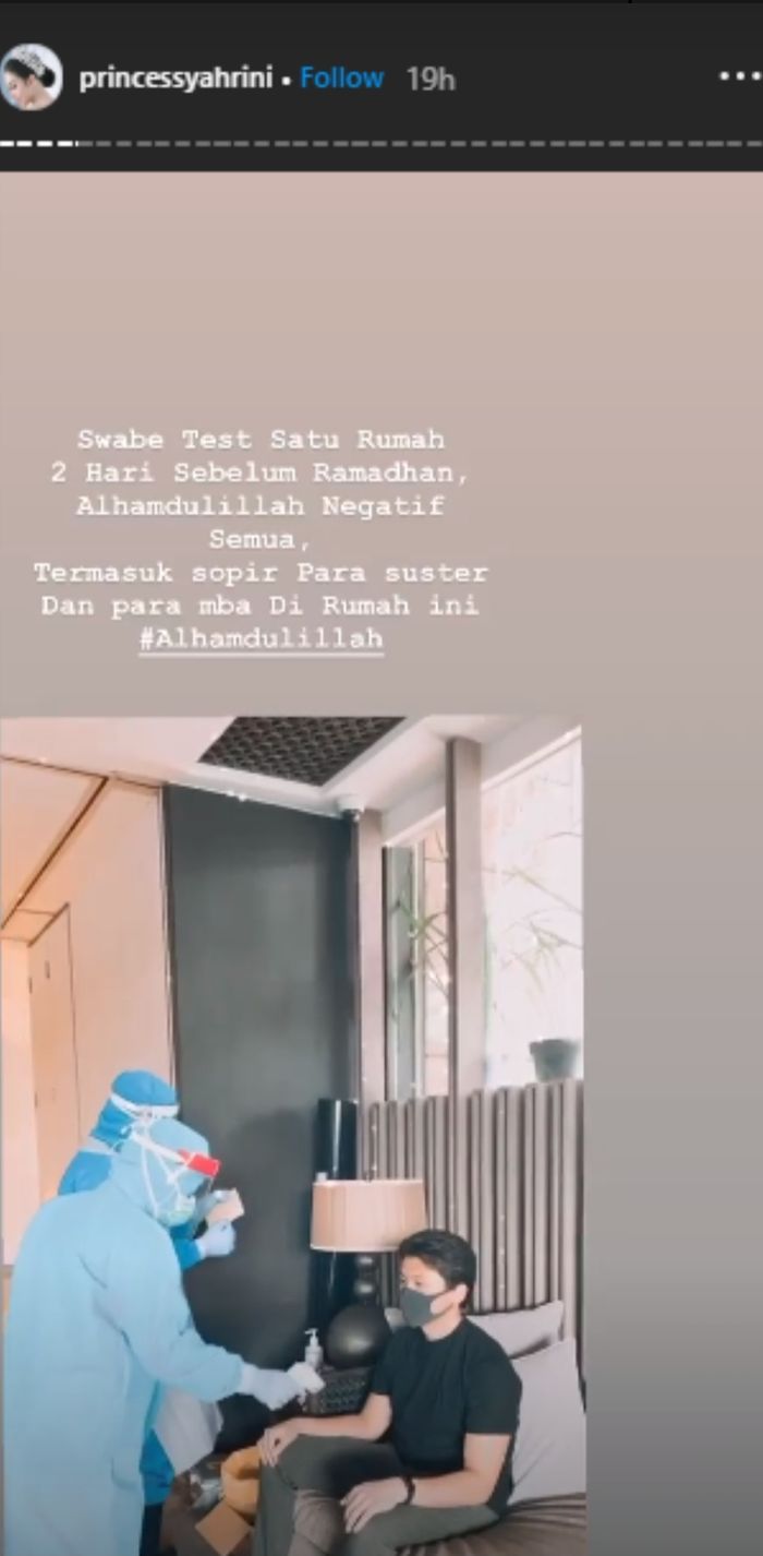 Syahrini dan Reino Barack jalani pemeriksaan swab test virus corona di rumah.