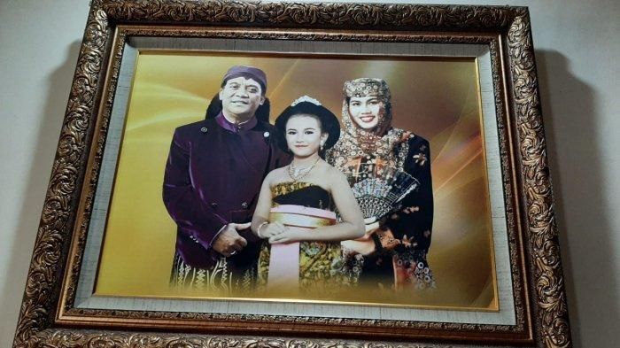 Potret Keluarga Didi Kempot bersama istri pertama dan satu anak perempuan