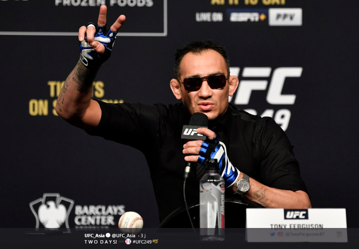 Petarung UFC asal Amerika Serikat, Tony Ferguson ketika menghadiri konferensi pers UFC 249. Dalam pertarungan tersebut, Ferguson akan menghadapi Justin Gaethje di VyStar Veterans Memorial, Jacksonville, Florida, AS, Sabtu (9/5/2020).