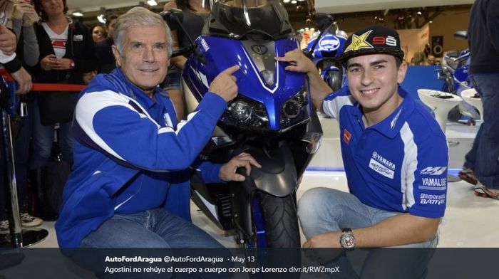 Giacomo Agostini (kiri) bersama mantan pembalap tim pabrikan Yamaha, Jorge Lorenzo (kanan).