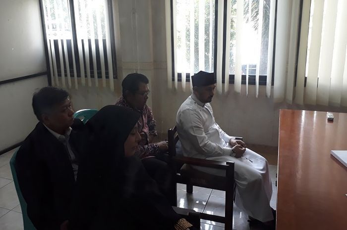 Suasana Mediasi Ustaz Al Habsyi dengan sang istri