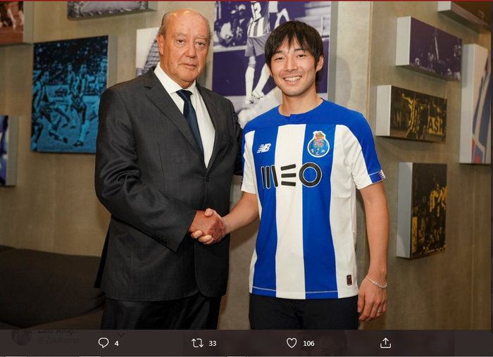 Shoya Nakajima saat diperkenalkan sebagai pemain baru FC Porto.