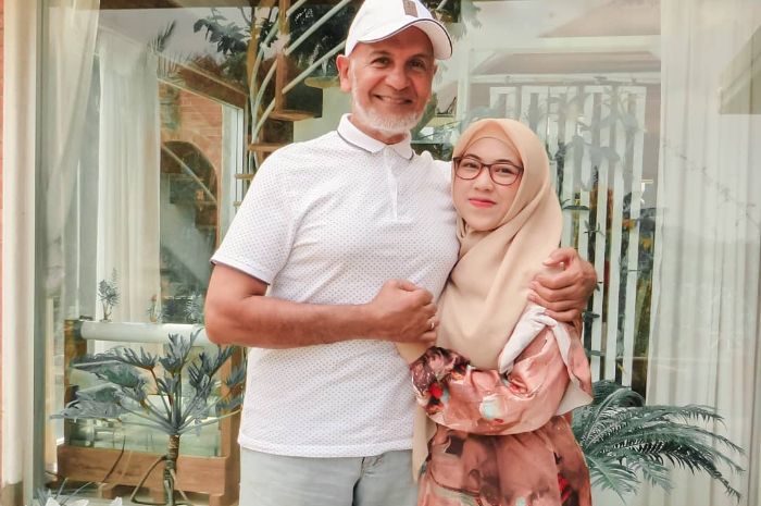 Mark Sungkar dan Istri mudanya