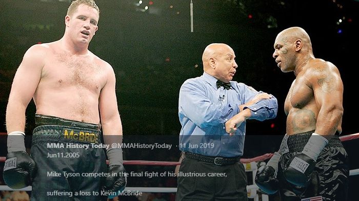 Mike Tyson (kanan) menghadapi Kevin McBride dalam pertandingan tinju kelas berat di MCI Center, Washington D.C, Amerika Serikat, 11 Juni 2005.