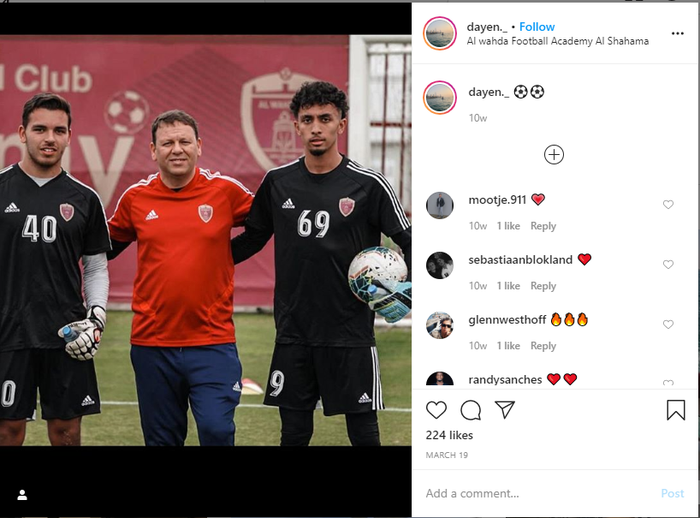 Kiper blasteran Indonesia-Belanda, Dayen Gentenaar (paling kiri).