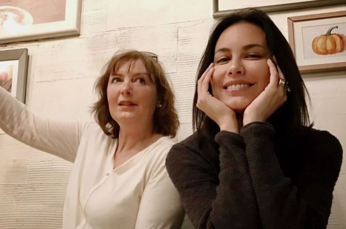 Begini potret cantik mama Sophia Latjuba saat masih muda.