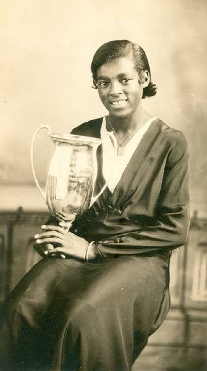Louise Stoke