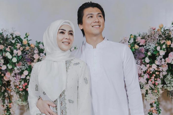 Syahrini dan Reino Barack