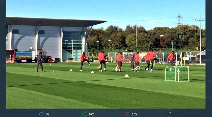 Suasana latihan tim Manchester United di Carrington.