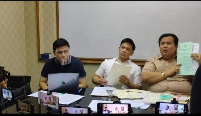 Jordi Onsu bersama kuasa hukum pihak Ruben Onsu, Minola Sebayang, saat ditemui di kawasan Kuningan, Jakarta Selatan, Sabtu (13/6/2020).