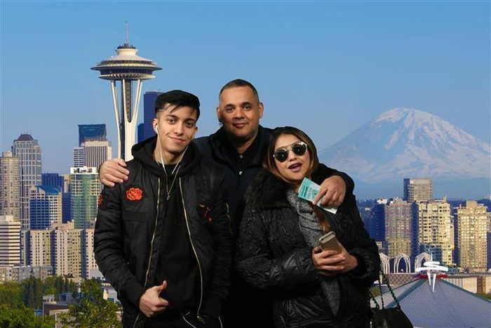 Potret suami Sarah Azhari, Pedro Carrascalao dan sang putra Albany Ray