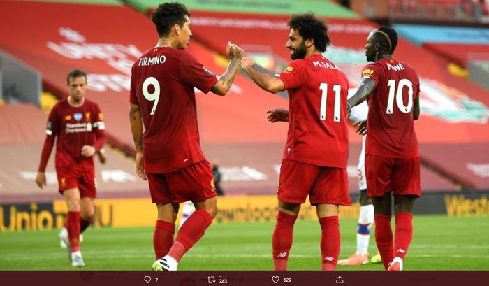 Trio penyerang Liverpool merayakan gol ke gawang Crystal Palace dalam laga pekan ke-31 Liga Inggris 2019-2020.