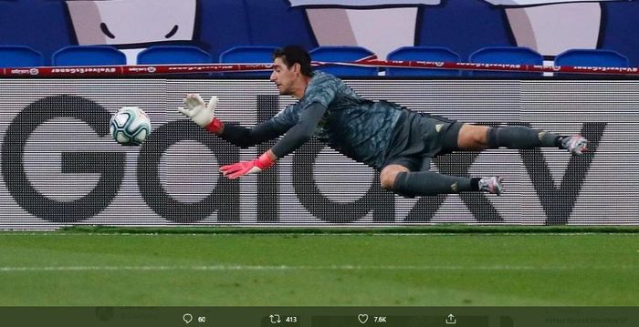 Aksi kiper utama Real Madrid, Thibaut Courtois.