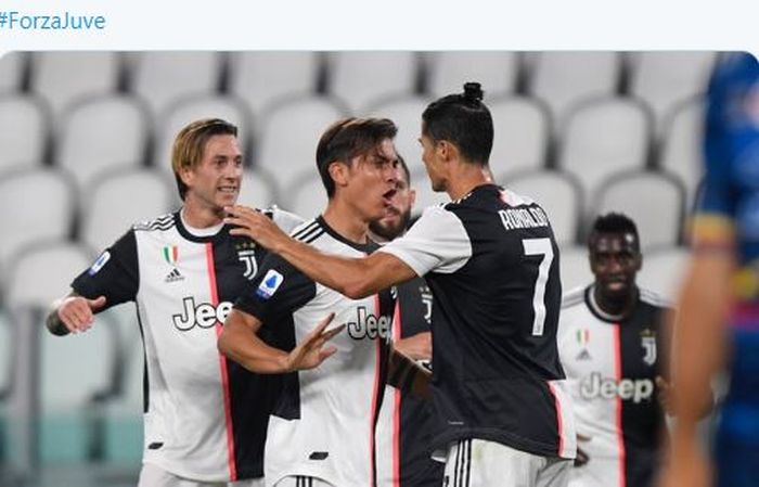 Megabintang Juventus, Cristiano Ronaldo, merayakan gol yang dicetak ke gawang Lecce dalam laga Liga Italia di Stadion Allianz, Jumat (26/6/2020).