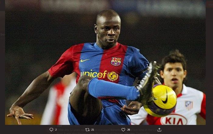 Lilian Thuram saat membela Barcelona.