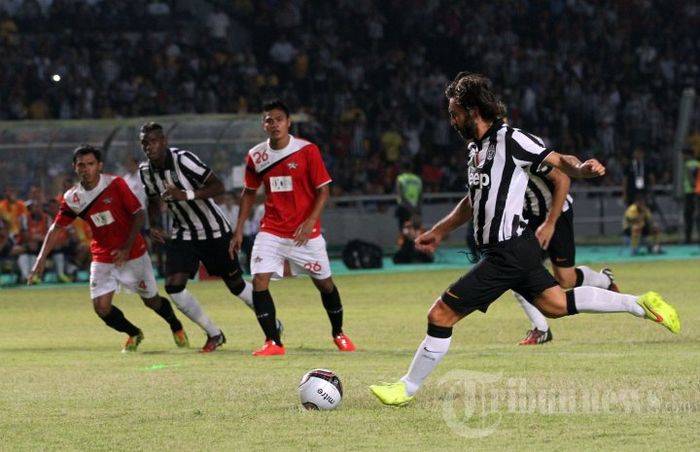 Andrea Pirlo saat memperkuat Juventus melawan ISL All Star pada 6 Agustus 2014.