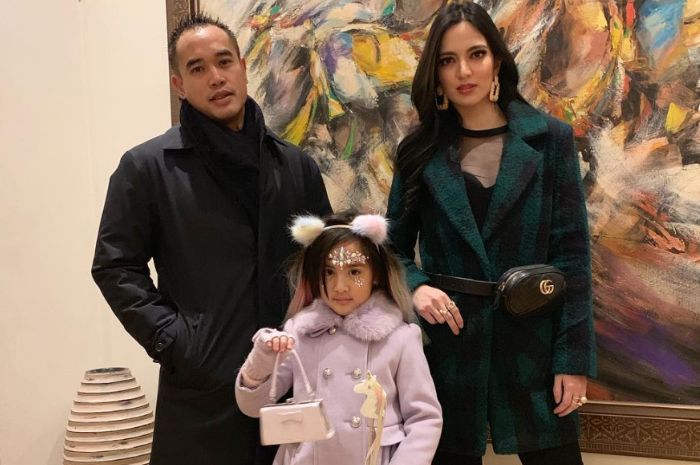 Melongo Lihat Anak Perempuannya Meliuk Centil Sambil Dengar Musik, Nia Ramadhani Cuma Bisa Tertawa Miris: Gue Takut!