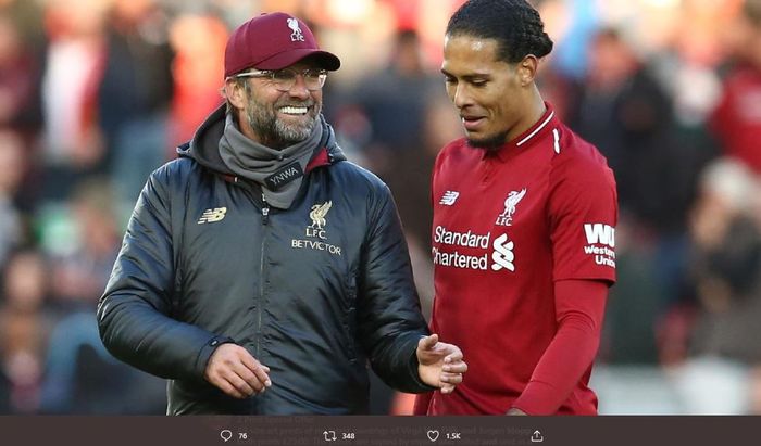 Virgil van Dijk bersama dengan manajer Liverpool, Juergen Klopp.