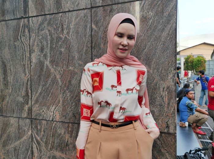 Angel Lelga saat ditemui Grid.ID di kawasan Daan Mogot, Jakarta Barat, Rabu (8/7/2020).&nbsp;