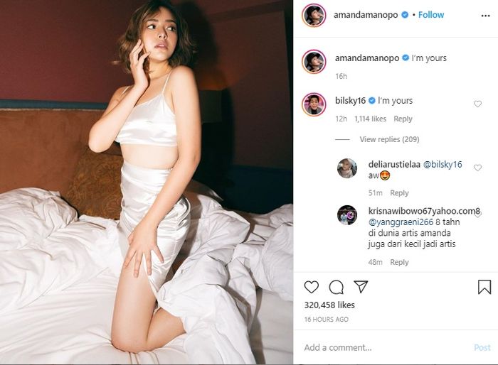 Pose seksi Amanda Manopo di atas ranjang