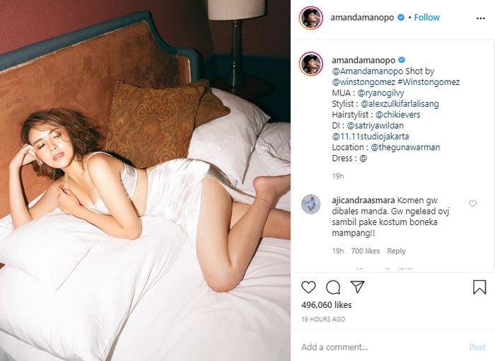 Pose seksi Amanda Manopo di atas ranjang