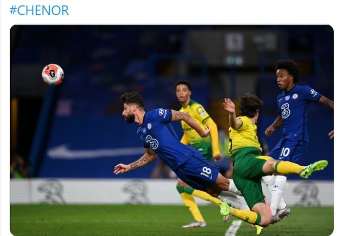 Sundulan striker asal Prancis, Olivier Giroud, membuka keunggulan untuk Chelsea atas Norwich City pada laga Liga Inggris di Stadion Stamford Bridge, Selasa (14/7/2020).