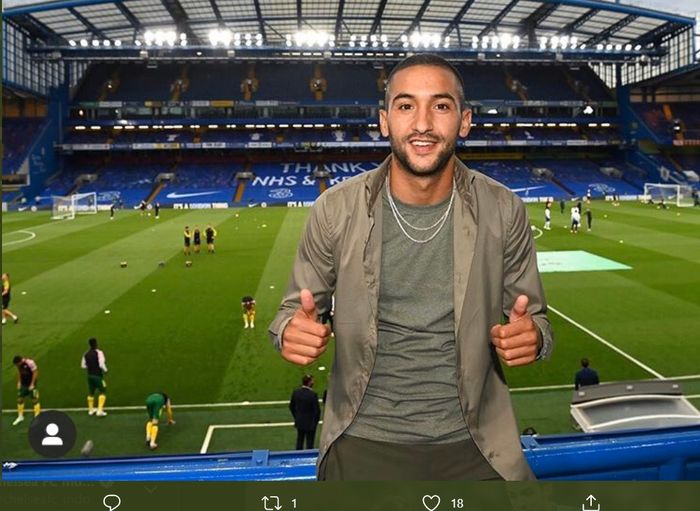 Momen rekrutan baru Chelsea, Hakim Ziyech kala berada di Stamford Bridge, untuk menyaksikan laga tim barunya melawan Norwich City pada laga lanjutan Liga Inggris.