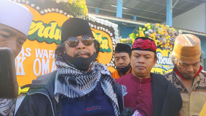 Jaja Miharja dan pelawak lainnya melayat Mpo Omas di rumah duka, Jumat (17/7/2020).