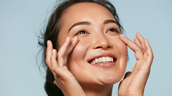 Menggunakan primer sebelum makeup