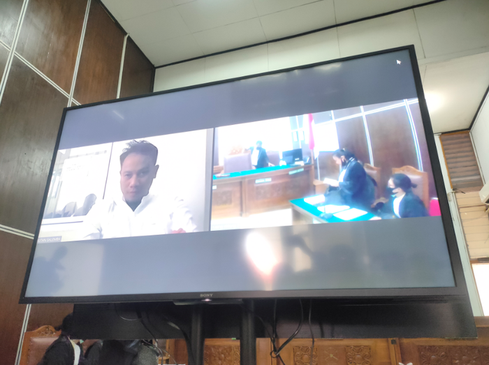 Vicky Prasetyo tampak sehat saat jalani sidang perdana kasus pencemaran nama baik, Rabu (22/7/2020).