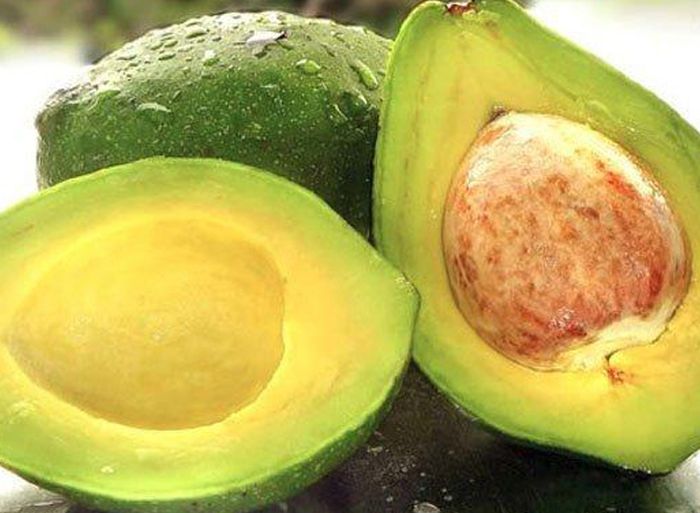 Alpukat bisa digunakan untuk melebatkan rambut