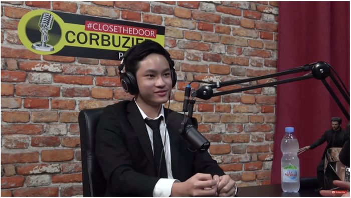 Azka Corbuzier di podcast Deddy Corbuzier