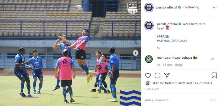 Persib saat menggelar latihan perdana, Senin (10/8/2020).