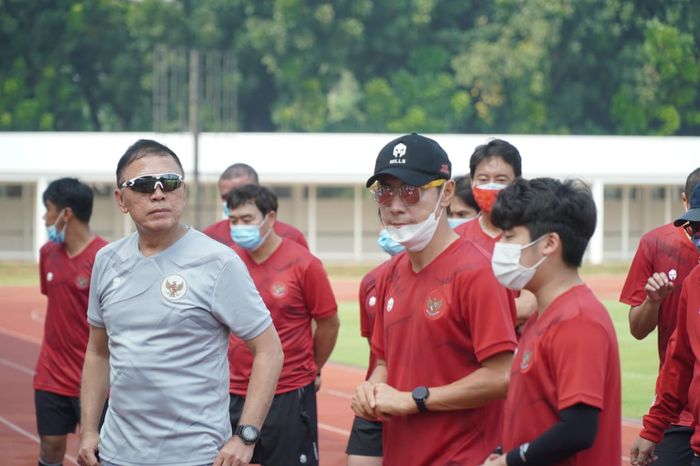 Ketua Umum PSSI, Mochamad Iriawan, menyaksikan langsung agenda latihan timnas U-19 Indonesia yang dipimpin oleh Shin Tae-yong pada Agustus 2020.