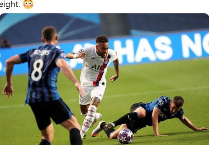 Penyerang Paris Saint-Germain, Neymar, beraksi dalam laga perempat final Liga Champions melawan Atalanta di Estadio do Sport Lisboa e Benfica, Rabu (12/8/2020).