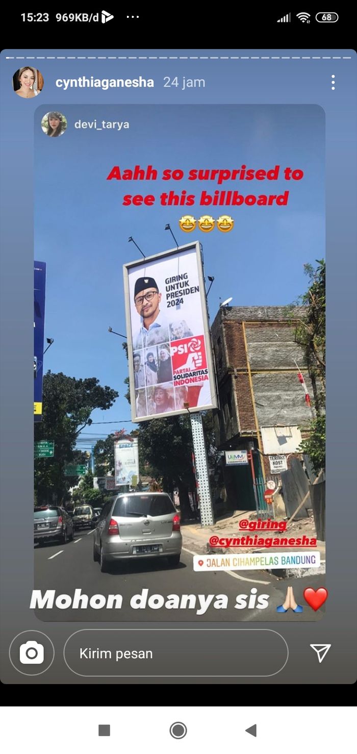 Istri Giring Ganesha, Cynthia Riza mengomentari spanduk yang bertuliskan 'Giring untuk Presiden 2024' yang terpampang.