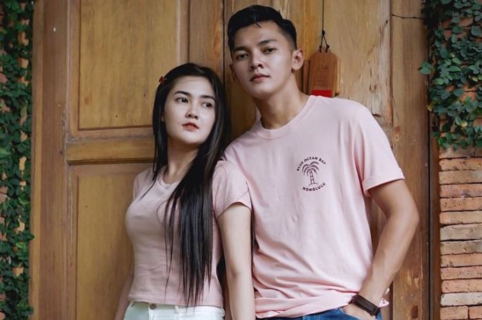 Nella Kharisma dan Dory Harsa.